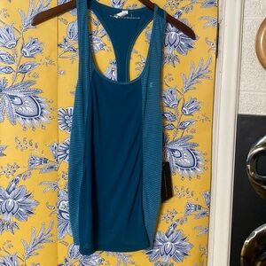 NWT UNDER ARMOUR L  Threadborne  heat gear turquoise-y blue workout tank
